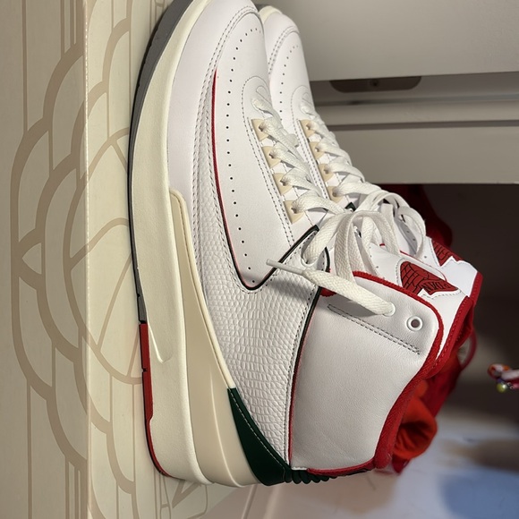 Jordan Retro 2 - Picture 2 of 3